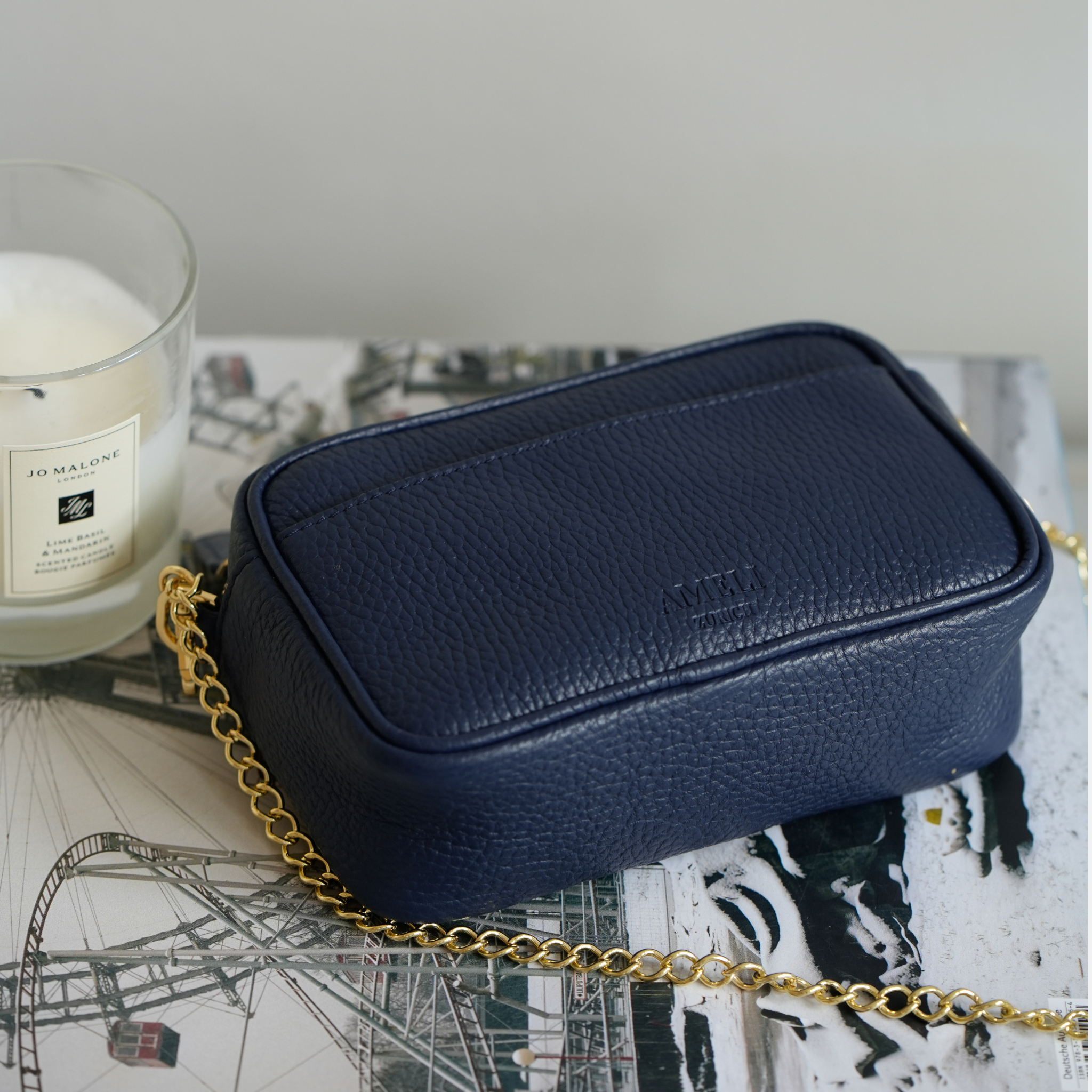 AMELI Zurich | Belvoir | Blue Jeans | Soft Grain Leather | Lifestyle