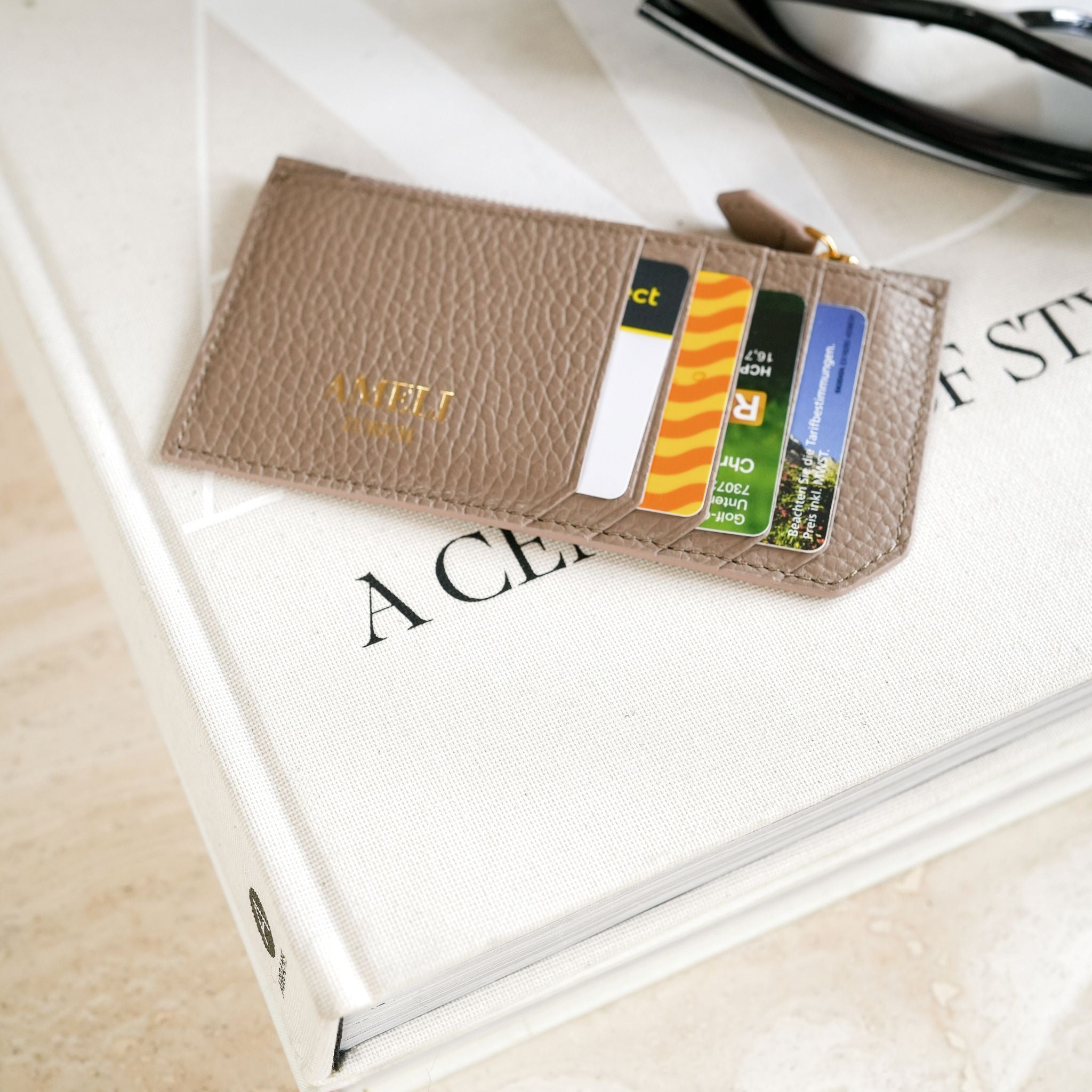 AMELI Zurich | Cardholder | Greige | Front