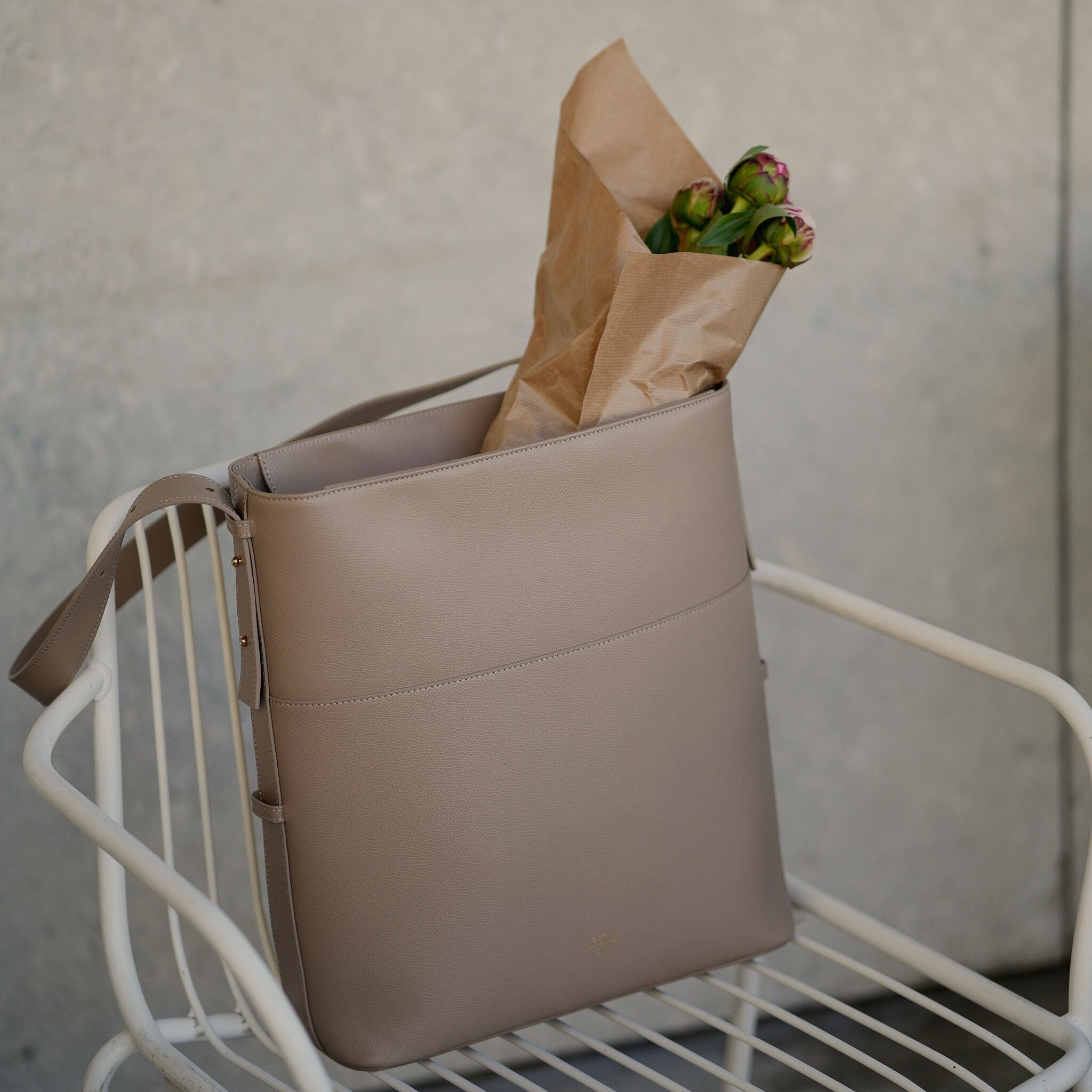 AMELI Zurich | LETTEN | Cappuccino | Pebbled Leather | Front