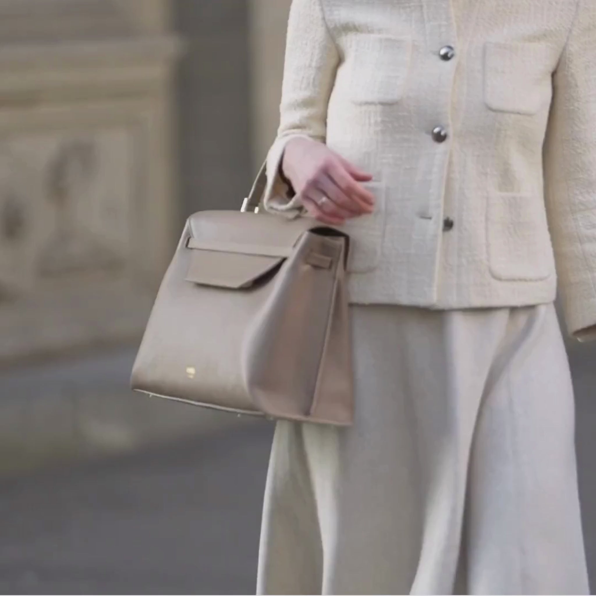 AMELI Zurich | VIADUKT WORK 24 | Greige | Soft Grain Leather | Video