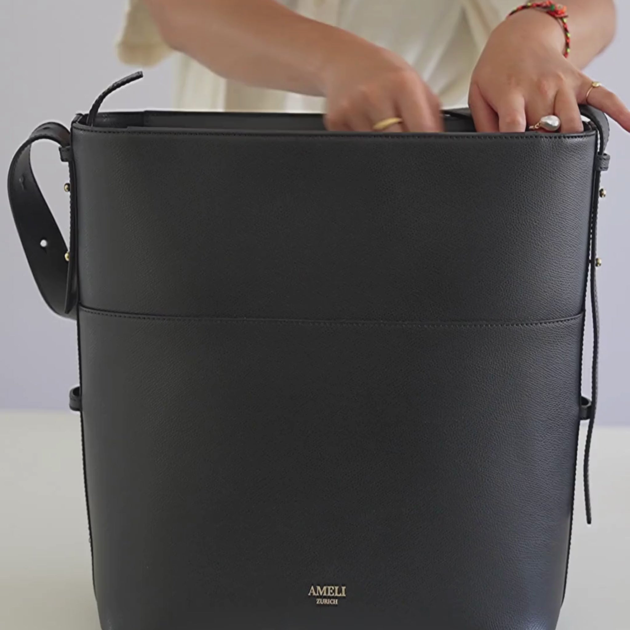 AMELI Zurich | LETTEN | Black | Pebbled Leather | Inside