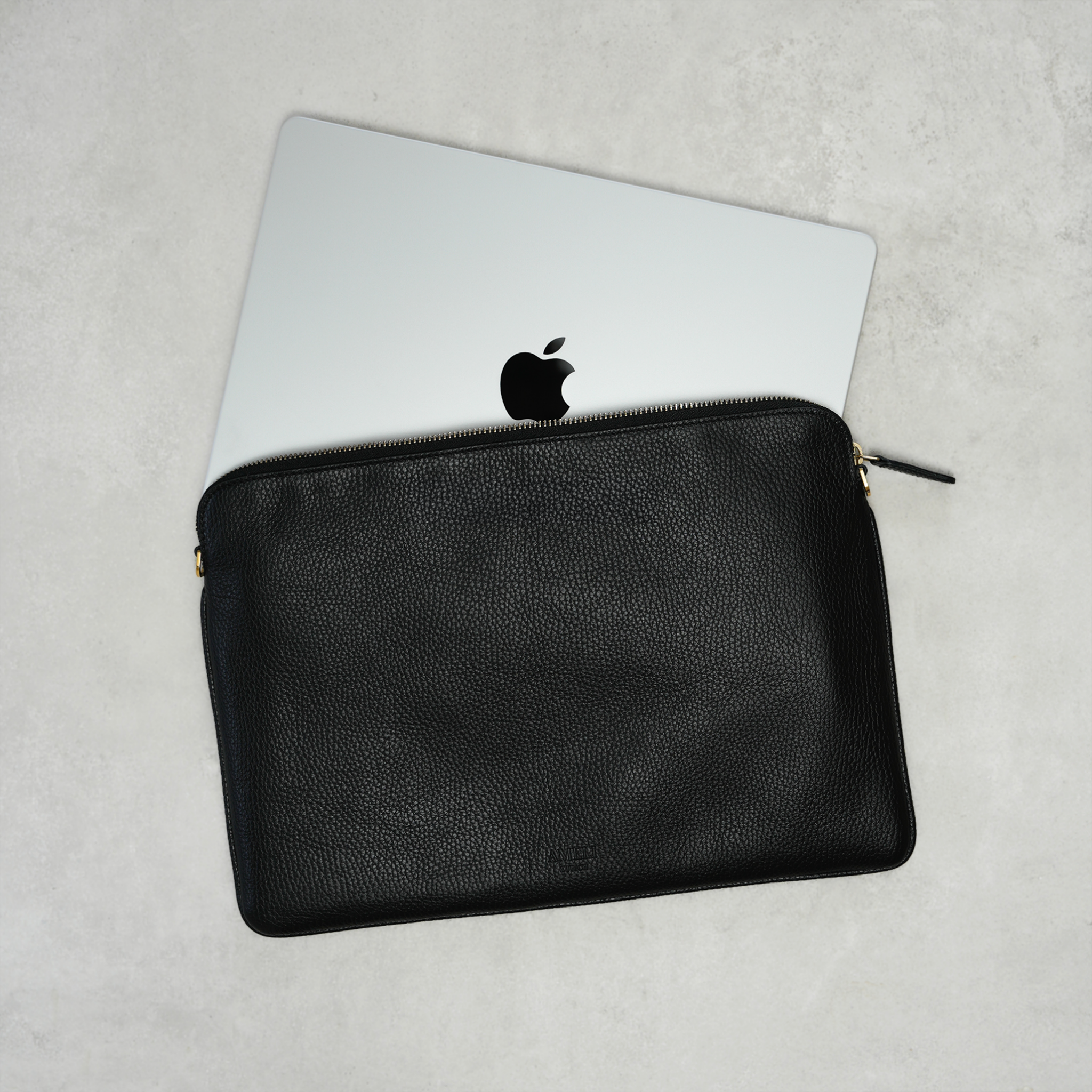 AMELI Zurich | LAPTOP CASE | Black | Soft Grain Leather | Detail