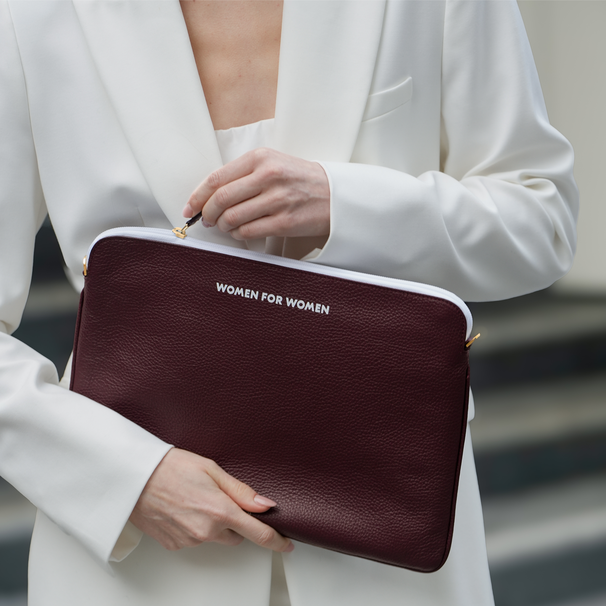 AMELI Zurich | LAPTOP CASE | Maroon Red | Dollarino Leather | Model