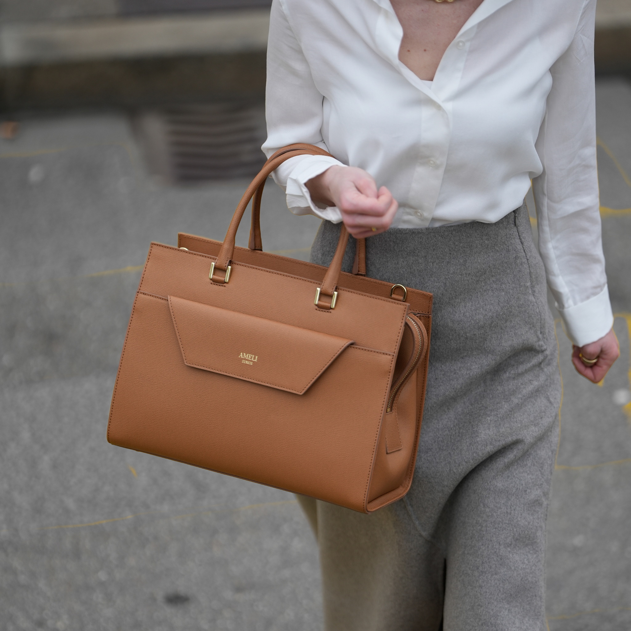 AMELI Zurich | CENTRAL | Cognac | Pebbled Leather | Top-handle bag