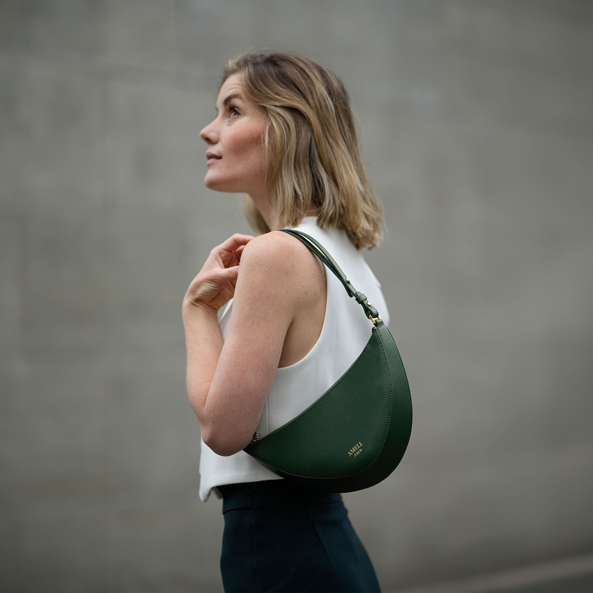 AMELI Zurich | HELVETIA | Dark Green | Pebbled Leather | Model