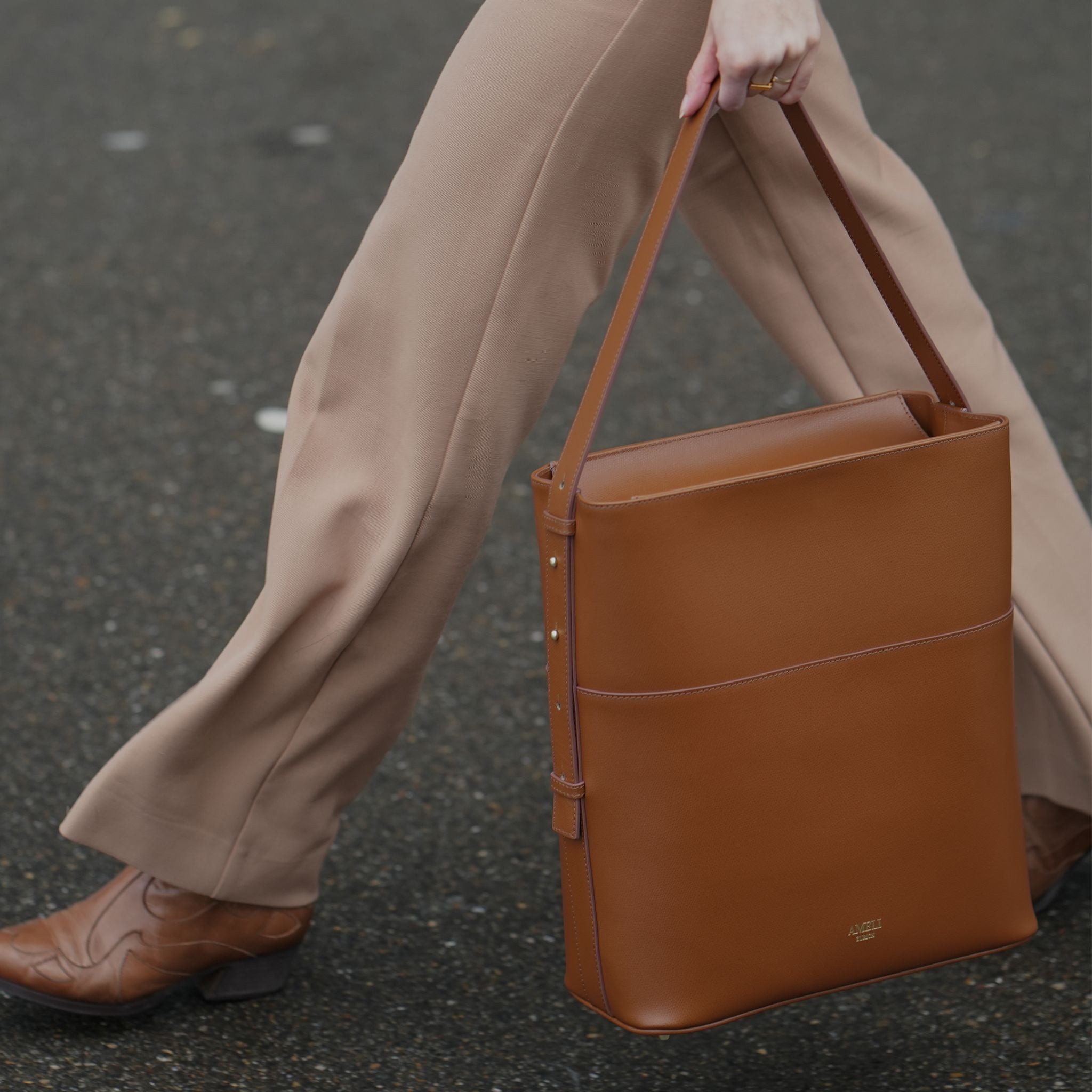 AMELI Zurich | LETTEN | Cognac | Pebbled Leather | Top handle bag