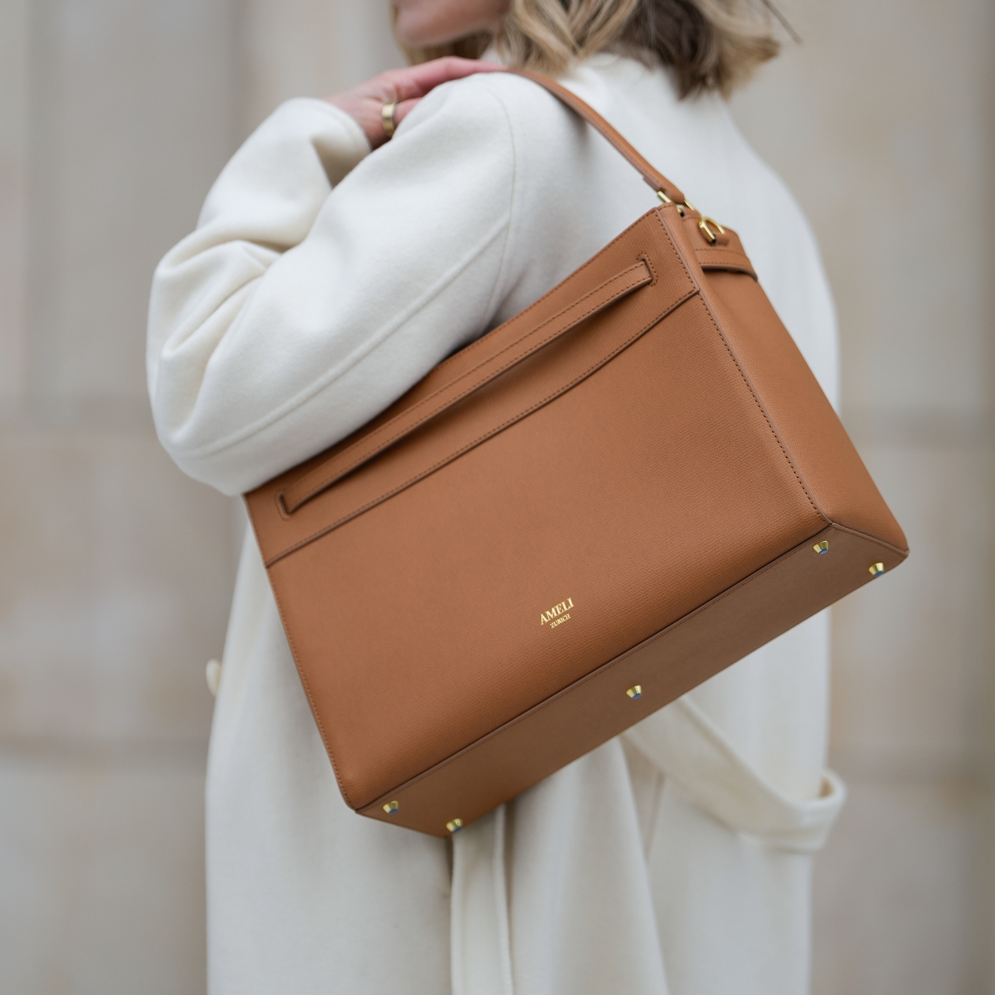 AMELI Zurich | SEEFELD | Cognac | Pebbled Leather | Lifestyle