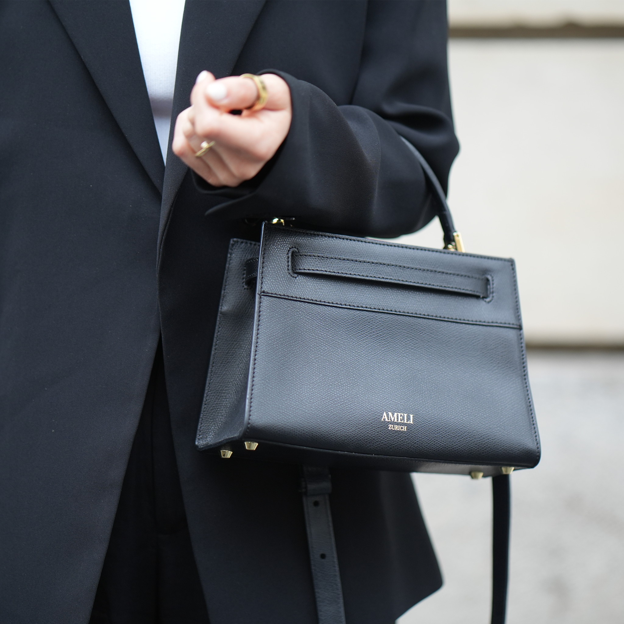 AMELI Zurich | SEEFELD MINI | Black | Pebbled Leather | Top handle bag