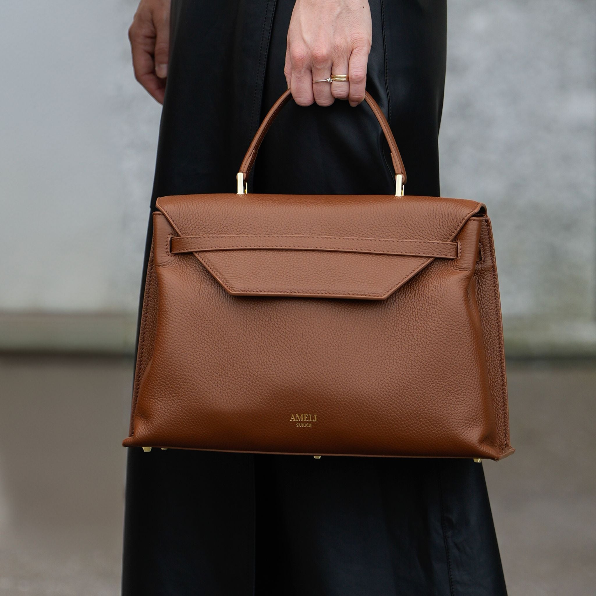 AMELI Zurich | VIADUKT DAY | Cognac | Dollarino Leather | Top-handle bag