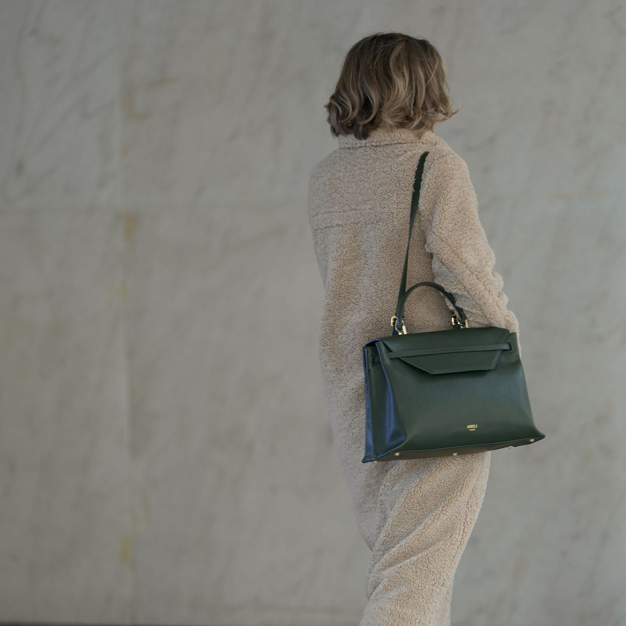 AMELI Zurich | VIADUKT WORK 24 | Dark Green | Soft Grain Leather | Model