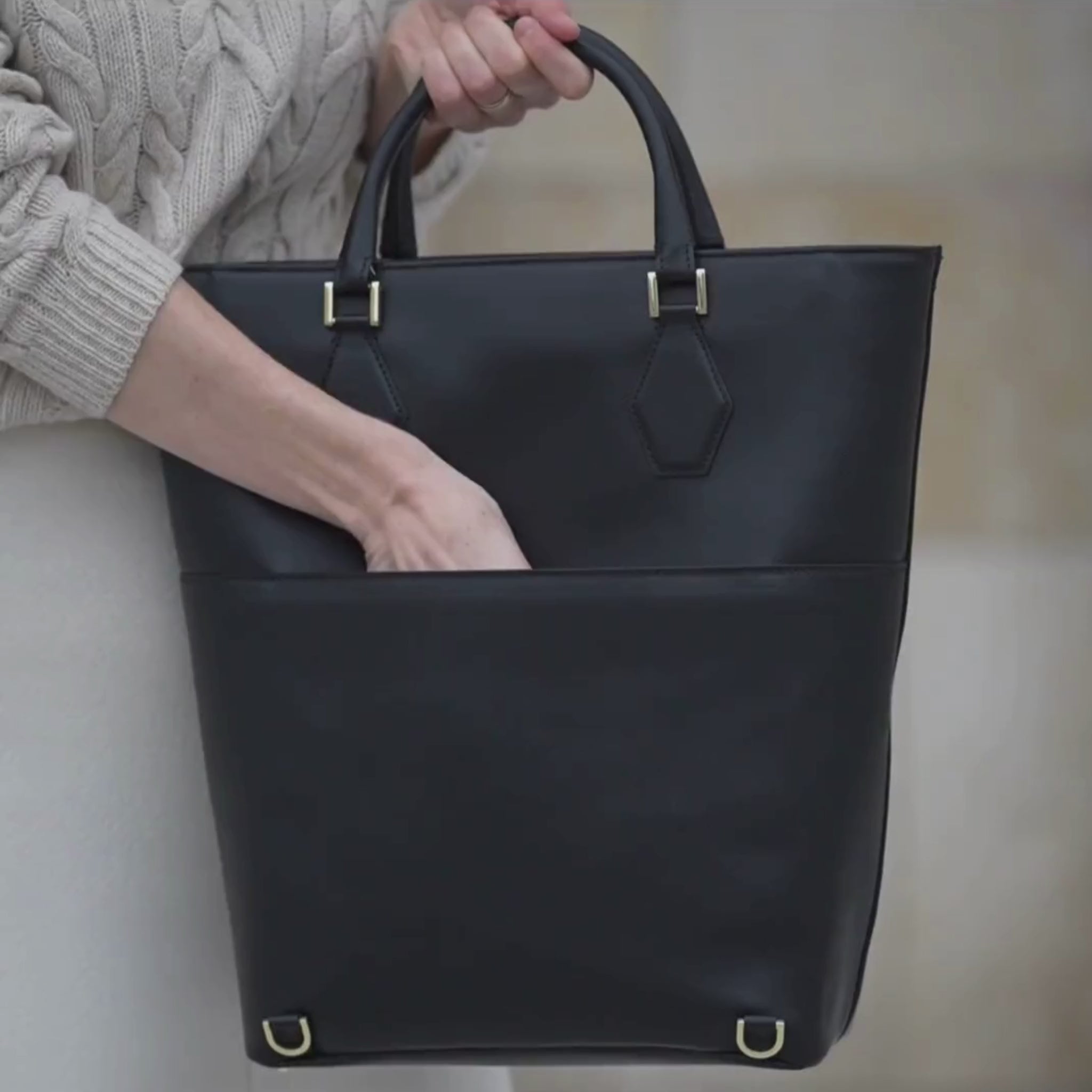 AMELI Zurich | ODEON | Black | Pebbled Leather | Video